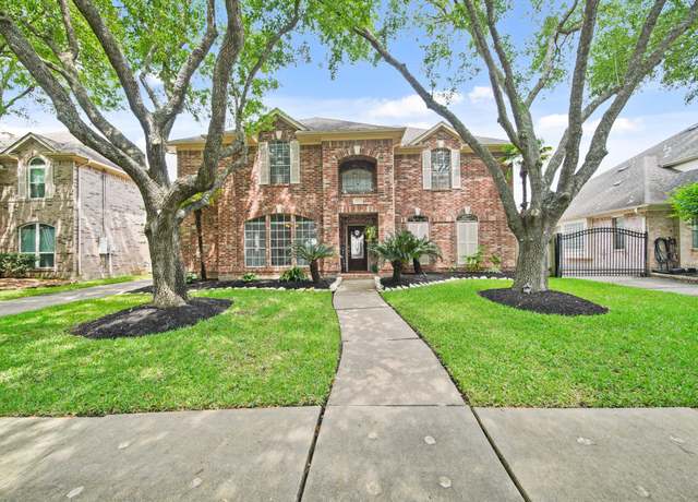 Property at 2112 Palm Castle Dr, League City, TX 77573, 4 beds, 3.5 baths