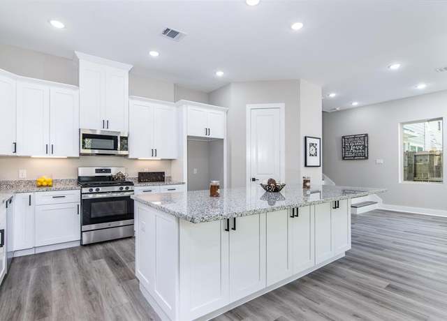 Property at 4910 Wunder Way, Houston, TX 77069, 3 beds, 2.5 baths