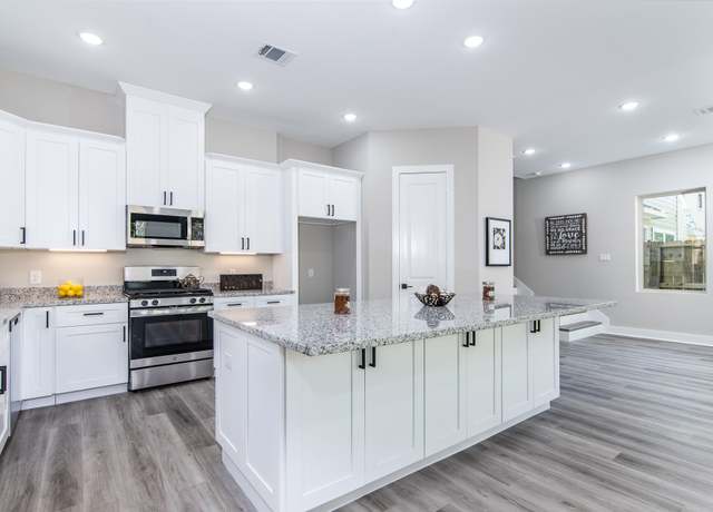 Property at 4910 Wunder Way, Houston, TX 77069, 3 beds, 2.5 baths