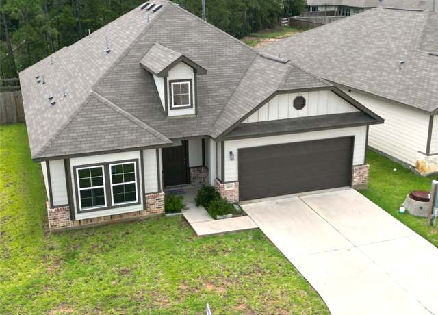 Property at 2320 Cedar Place Dr, Conroe, TX 77306, 3 beds, 2 baths