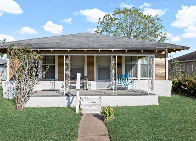 Property at 1027 13th St, Port Arthur, TX 77640, 3 beds, 1 bath