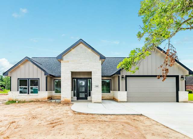 Property at 309 Highland Park, Clute, TX 77531, 3 beds, 2 baths