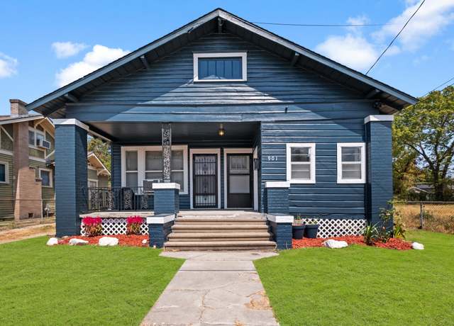 Property at 901 Boundary St, Houston, TX 77009, 2 beds, 1.5 baths