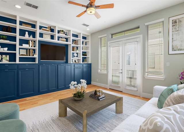 Property at 5421 Larkin St, Houston, TX 77007, 3 beds, 3.5 baths