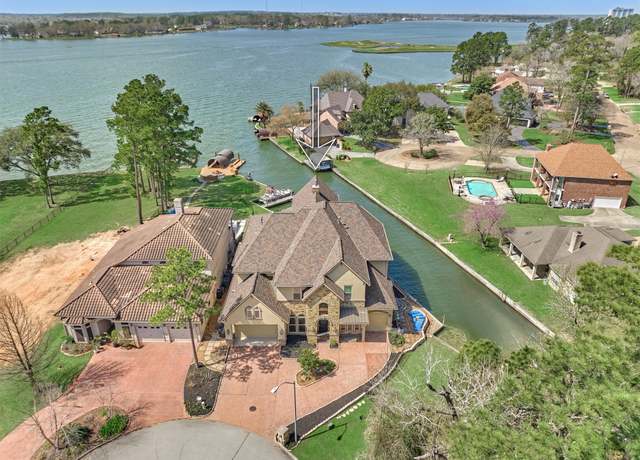 Property at 12838 Lakeshore Dr, Montgomery, TX 77356, 4 beds, 5 baths