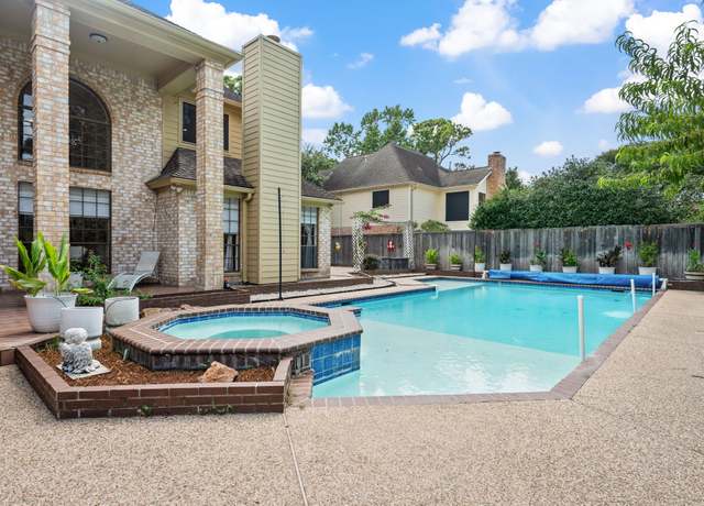 Property at 12106 Cypresswood Dr, Houston, TX 77070, 5 beds, 6 baths
