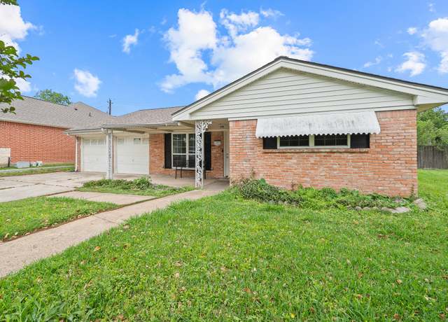 Property at 11707 N Nottingham Cir, Houston, TX 77071, 4 beds, 2 baths