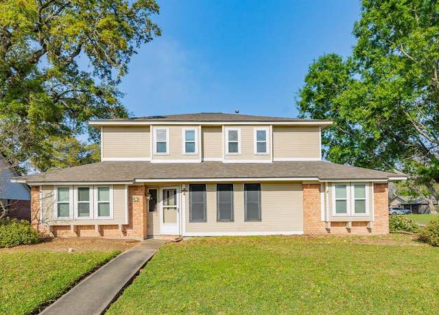 Property at 52 S Bachelor Button St, Lake Jackson, TX 77566, 7 beds, 3 baths