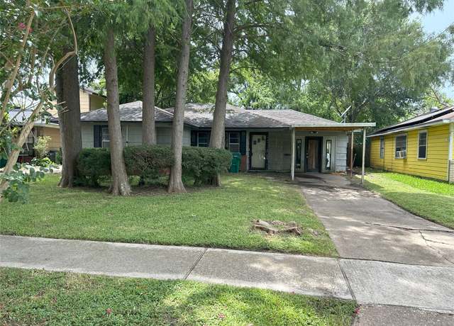 Property at 1904 Lillian St, Pasadena, TX 77502, 4 beds, 3 baths