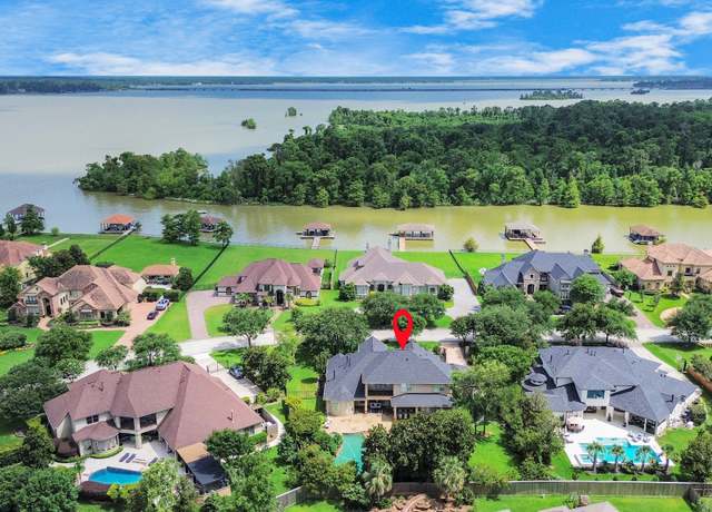 Property at 6302 S Royal Point Dr, Kingwood, TX 77345, 5 beds, 4.5 baths