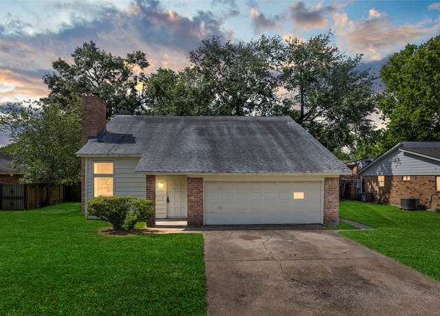 Property at 6639 Feather Creek Dr, Houston, TX 77086, 3 beds, 2 baths
