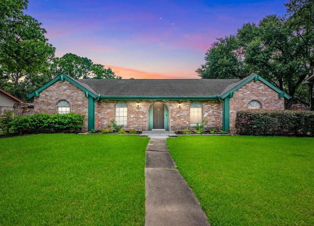 Property at 12519 Briar Forest Dr, Houston, TX 77077, 4 beds, 2.5 baths