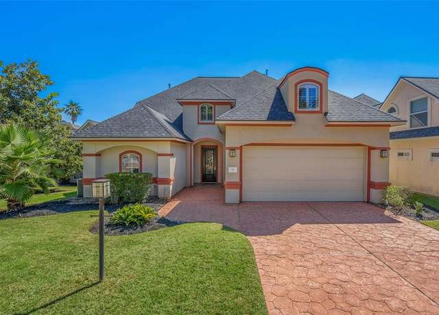 Property at 70 Creekwood Dr, Montgomery, TX 77356, 4 beds, 4.5 baths