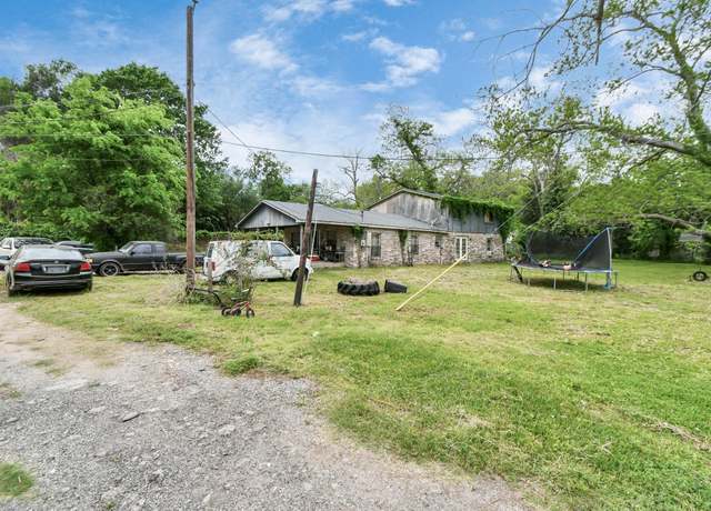 Property at 406 Fairway Dr, Richmond, TX 77469, 4 beds, 2.5 baths
