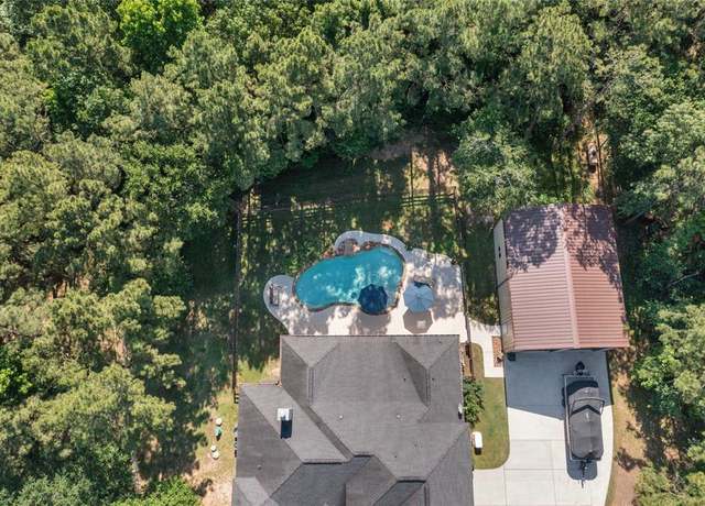 Property at 10911 Maddys Ct, Montgomery, TX 77316, 5 beds, 3 baths