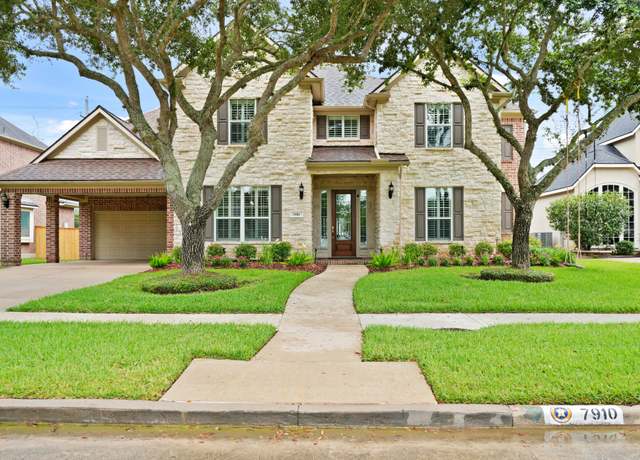 Property at 7910 Silent Forest Dr, Sugar Land, TX 77479, 4 beds, 3.5 baths