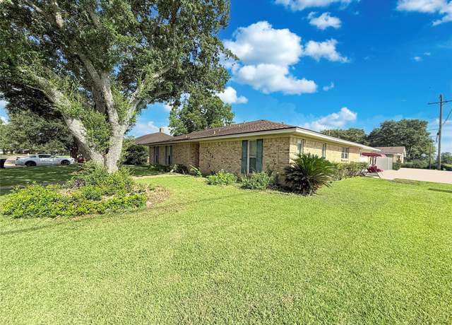 Property at 3475 Glen Haven Dr, Bay City, TX 77414, 3 beds, 2 baths