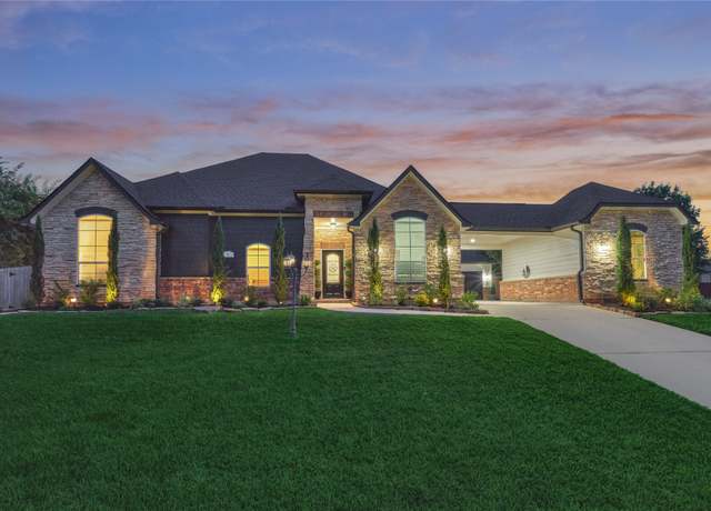 Property at 11 Hillsborough Dr E, Montgomery, TX 77356, 4 beds, 4 baths
