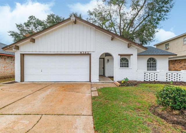 Property at 8342 Sterlingshire St, Houston, TX 77078, 3 beds, 2 baths