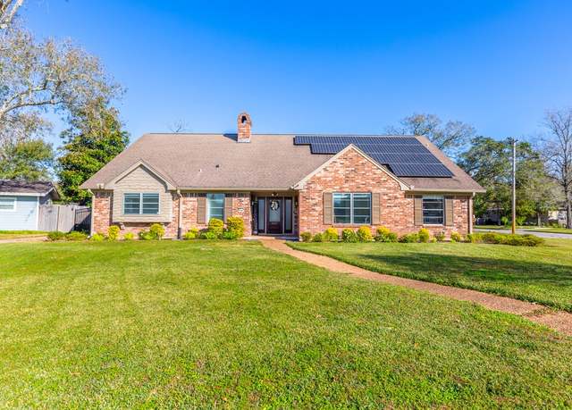 Property at 4910 Gladys Ave, Beaumont, TX 77706, 5 beds, 3.5 baths