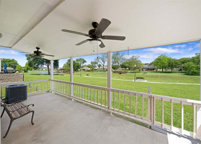 Property at 406 Lazy Ln, Montgomery, TX 77356, 4 beds, 2.5 baths