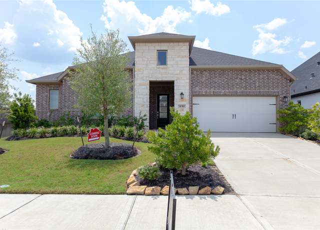Property at 31311 Crescent Hill Dr, Fulshear, TX 77441, 4 beds, 4.5 baths
