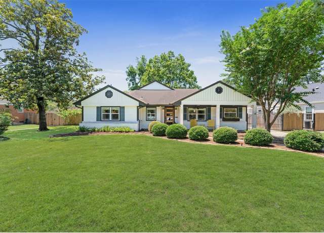 Property at 303 W 33rd St, Houston, TX 77018, 4 beds, 3 baths
