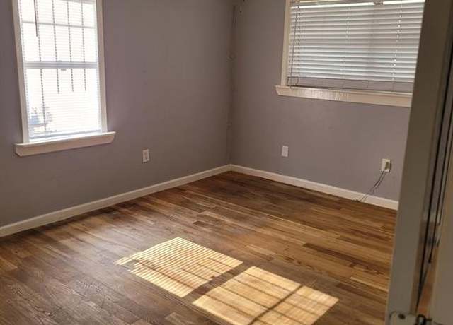 Property at 5754 Belarbor St, Houston, TX 77033, 3 beds, 1.5 baths