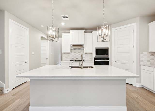 Property at 17724 Mill Manor Dr, Montgomery, TX 77316, 4 beds, 2.5 baths