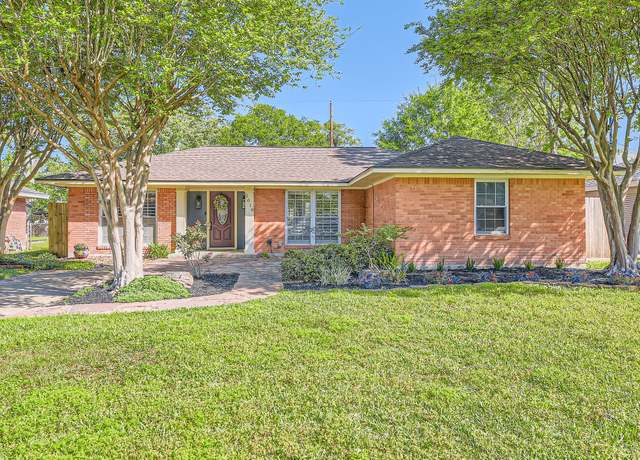 Property at 2018 Wakefield Dr, Houston, TX 77018, 3 beds, 1.5 baths