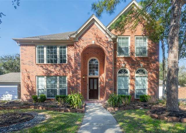 Property at 2201 Summer Reef Dr, League City, TX 77573, 4 beds, 2.5 baths