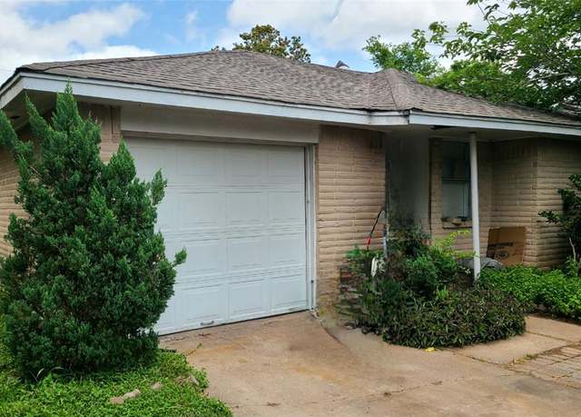 Property at 4826 Macridge Blvd, Houston, TX 77053, 3 beds, 1.5 baths
