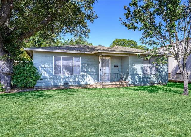 Property at 242 W Fannin, La Grange, TX 78945, 3 beds, 2 baths