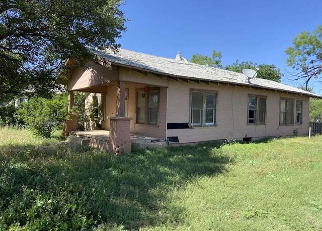 Property at 337 Avenue B, Hamlin, TX 79520, 3 beds, 2 baths