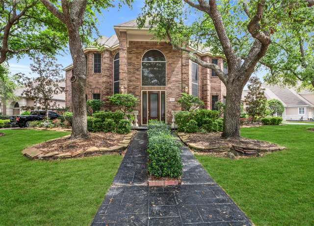 Property at 24 Stonegate Park Ct, Spring, TX 77379, 3 beds, 2.5 baths