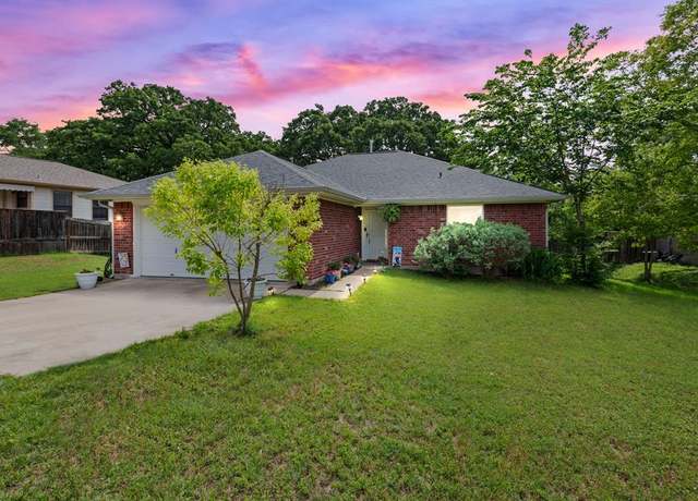 Property at 2505 Westwood Main Dr, Bryan, TX 77807, 3 beds, 2 baths