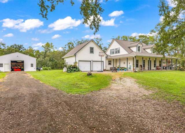 Property at 20407 Deer Run Rd, Damon, TX 77430, 4 beds, 4.5 baths