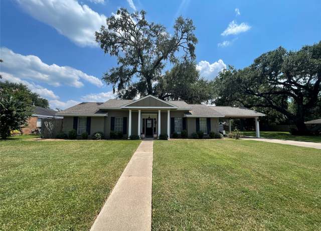 Property at 229 N Amherst Dr, West Columbia, TX 77486, 3 beds, 2 baths