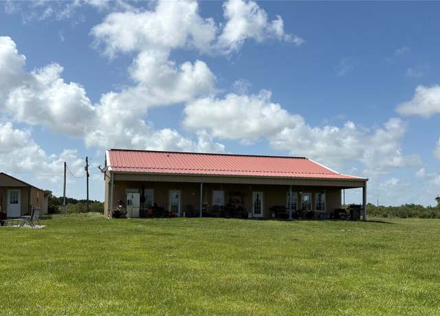 Property at 501 Carabajal Rd, Seadrift, TX 77983, 3 beds, 2 baths