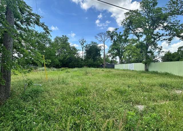 Property at 3721 Sayers St, Houston, TX 77026