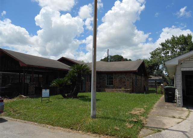 Property at 8535 Wiggins St, Houston, TX 77029, 3 beds, 2 baths