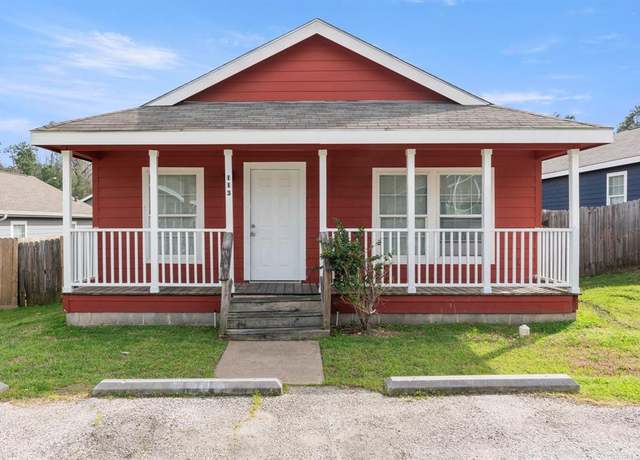 Property at 113 Varsity Dr, Huntsville, TX 77340, 4 beds, 4 baths