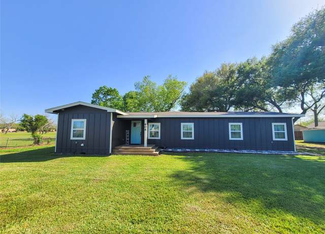 Property at 606 E Ahldag St, Wharton, TX 77488, 4 beds, 2 baths