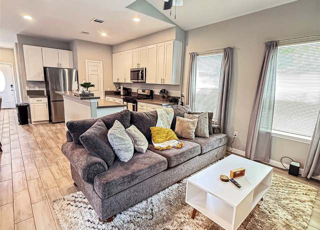 Property at 4420 Elmwood St, Houston, TX 77051, 3 beds, 2.5 baths