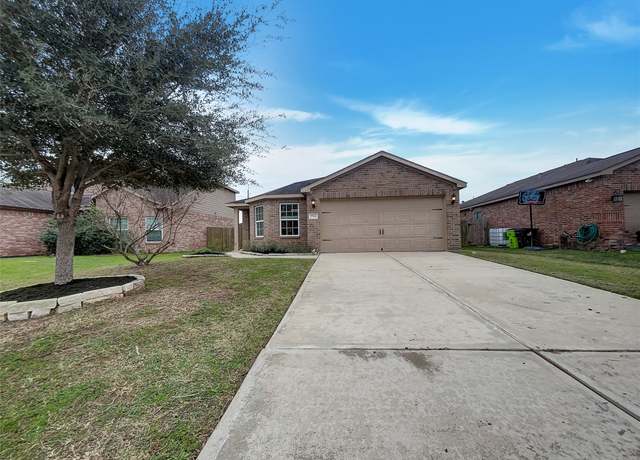 Property at 2514 Golden Brandy Ln, Rosenberg, TX 77469, 4 beds, 2 baths