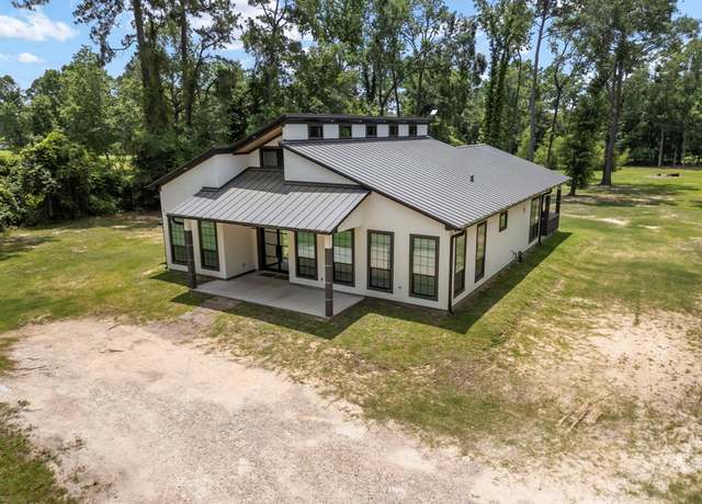 Property at 15086 Dewberry Ln, Conroe, TX 77302, 3 beds, 2 baths