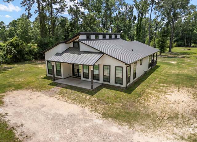 Property at 15086 Dewberry Ln, Conroe, TX 77302, 3 beds, 2 baths