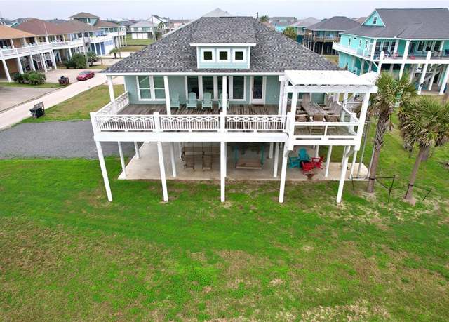 Property at 940 Raymond, Crystal Beach, TX 77650, 3 beds, 2 baths