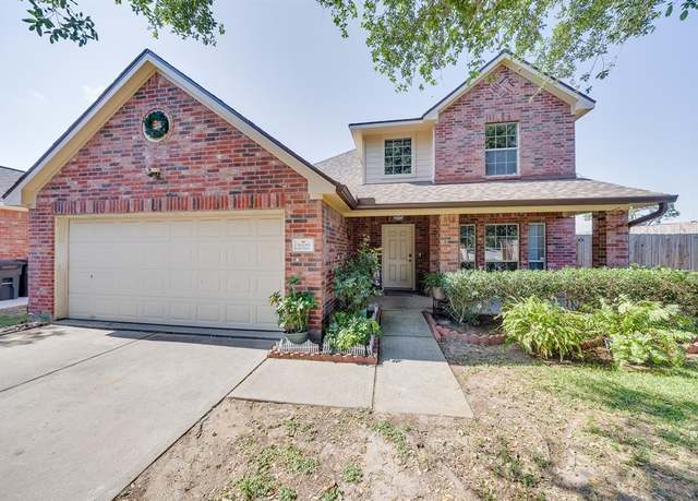 Property at 7827 John David Ln, Pasadena, TX 77505, 4 beds, 2.5 baths