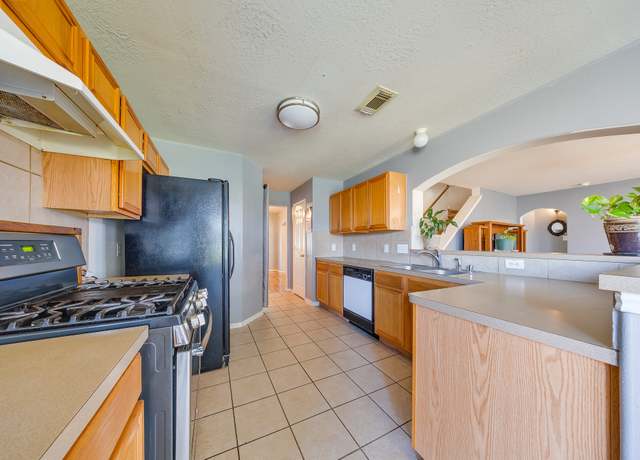 Property at 7827 John David Ln, Pasadena, TX 77505, 4 beds, 2.5 baths